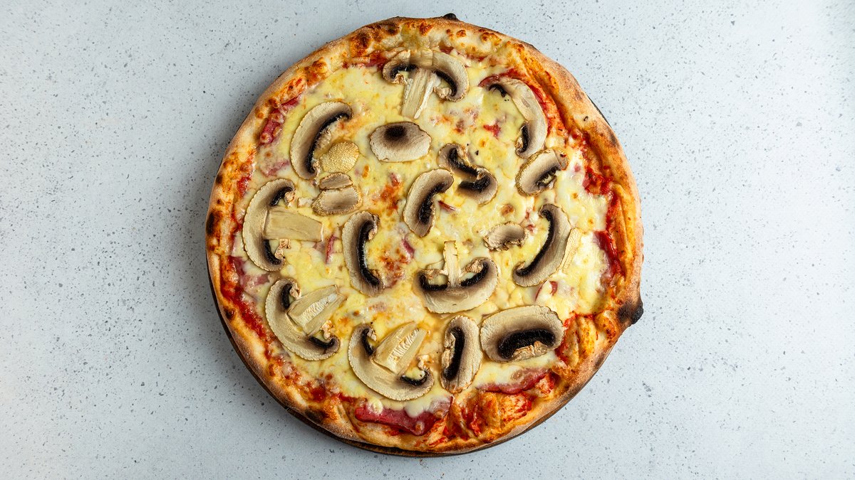 Prosciutto and Mushroom Pizza
