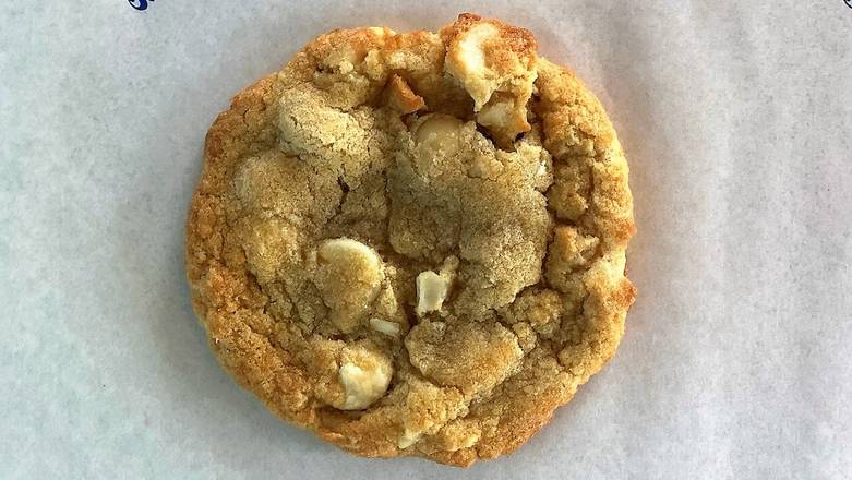 White Chocolate Chip Macadamia Cookie