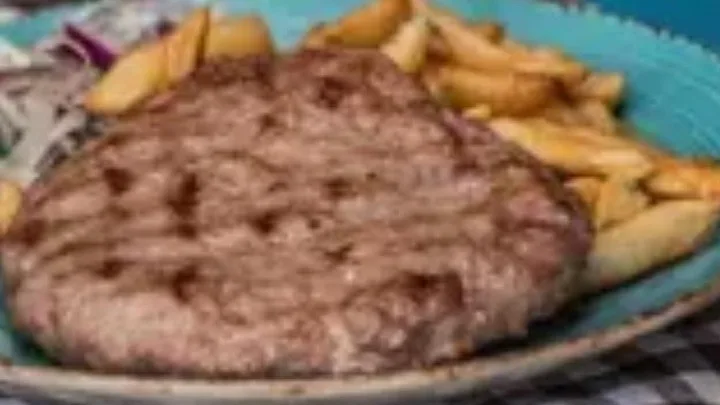 Pljeskavica na žaru 450 g