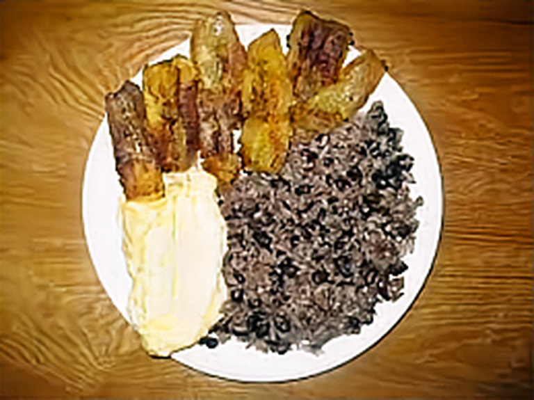 Gallo Pinto con Queso