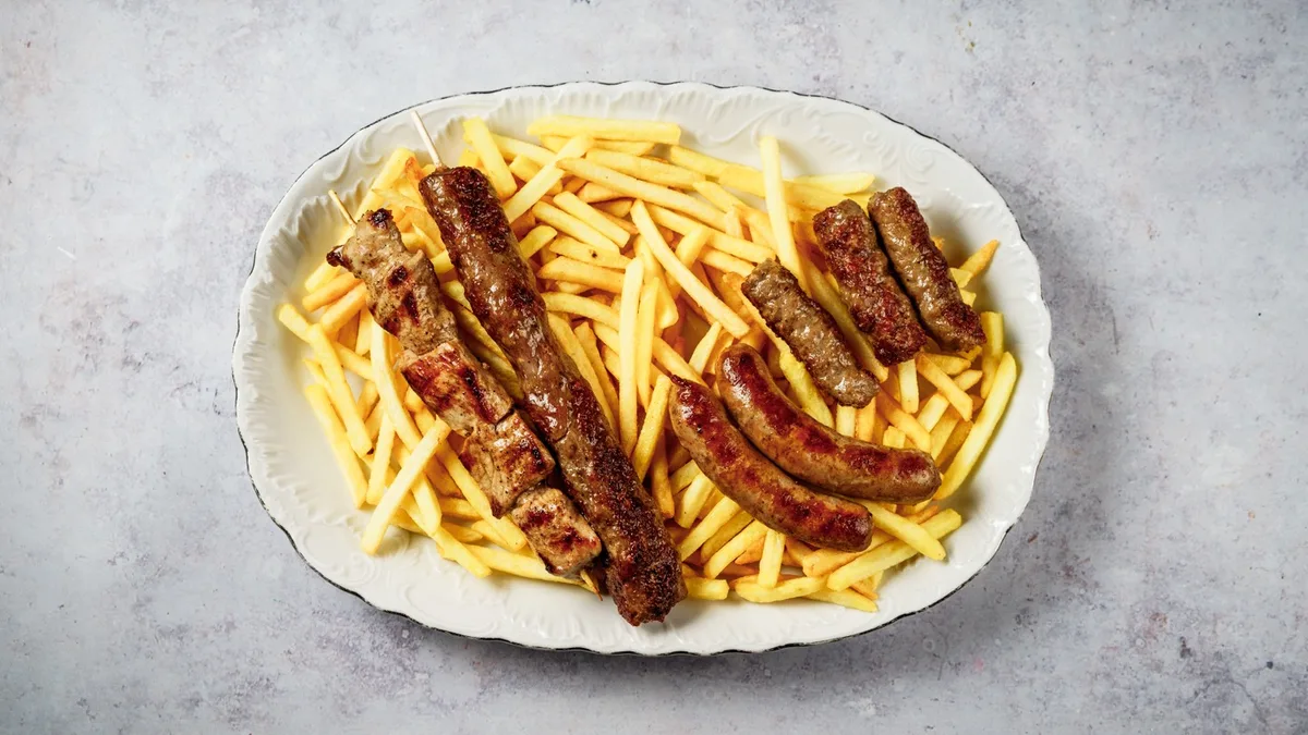 Miješano meso i pommes frites