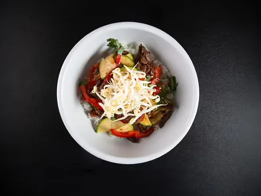 Hovädzie s thajskou bazalkou a chilli