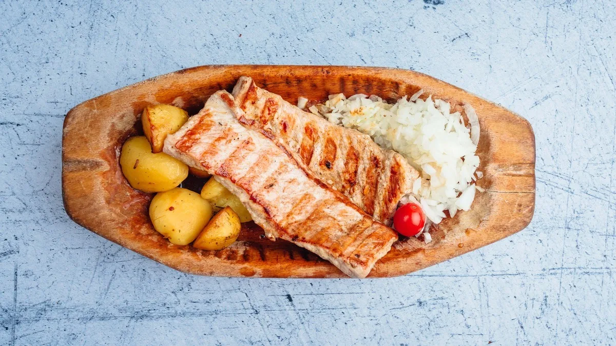 Bela vešalica