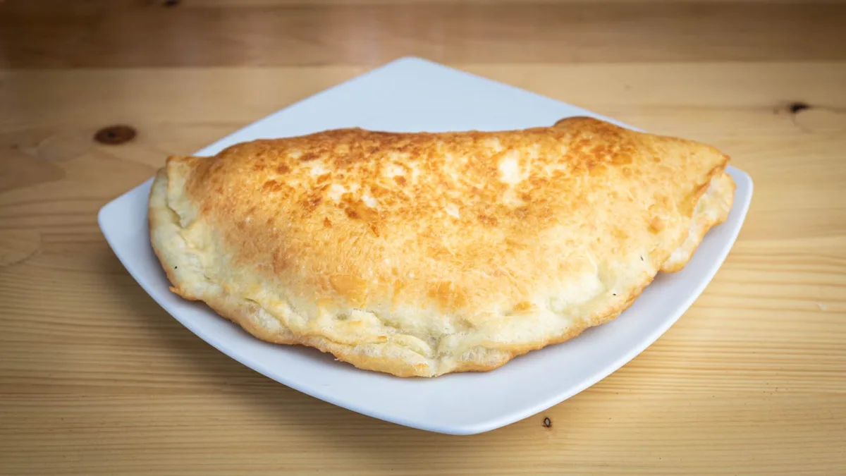 Sonkás-sajtos töltött lángos