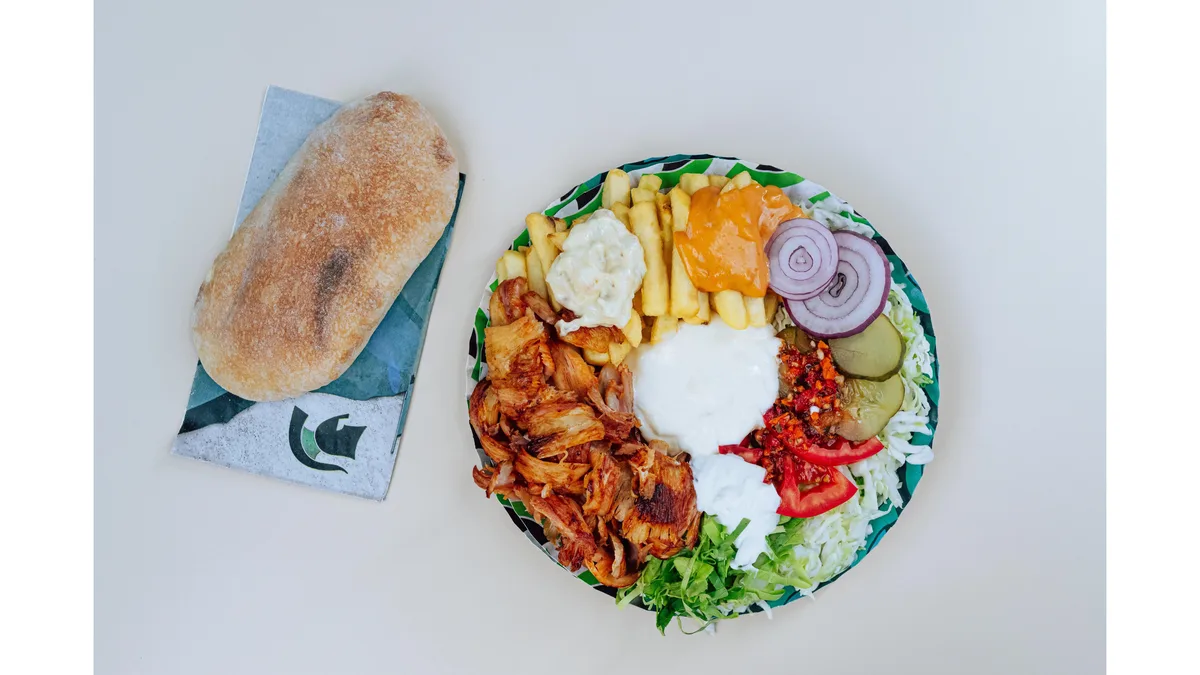 Gyros la farfurie Puișor