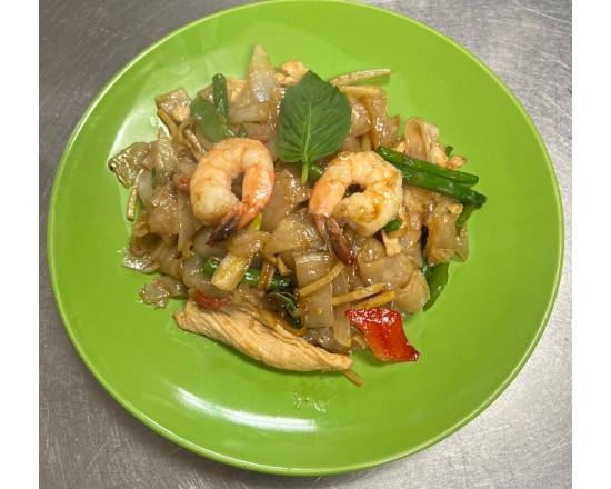 Pad Kee Mao (Drunken Noodle)