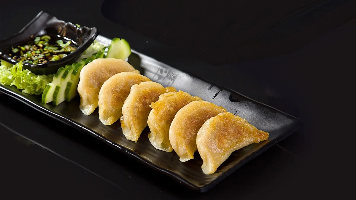 C12 Steamed and Fried Vegetable Gyoza