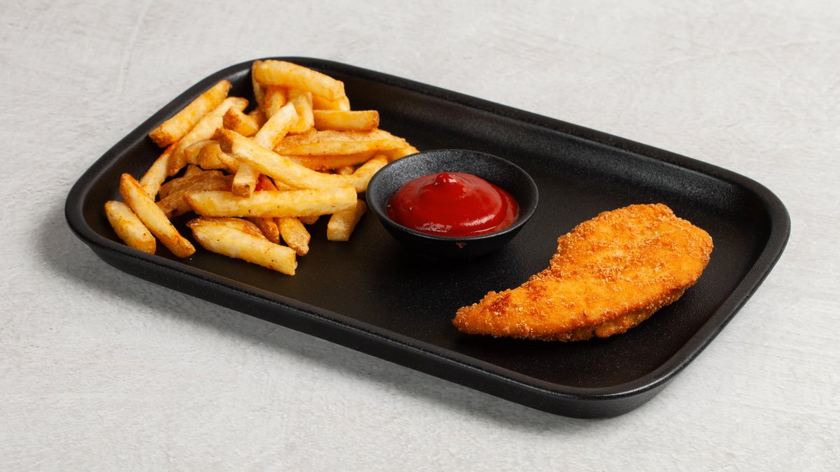 Panert Kyllingfilet m/ Fries