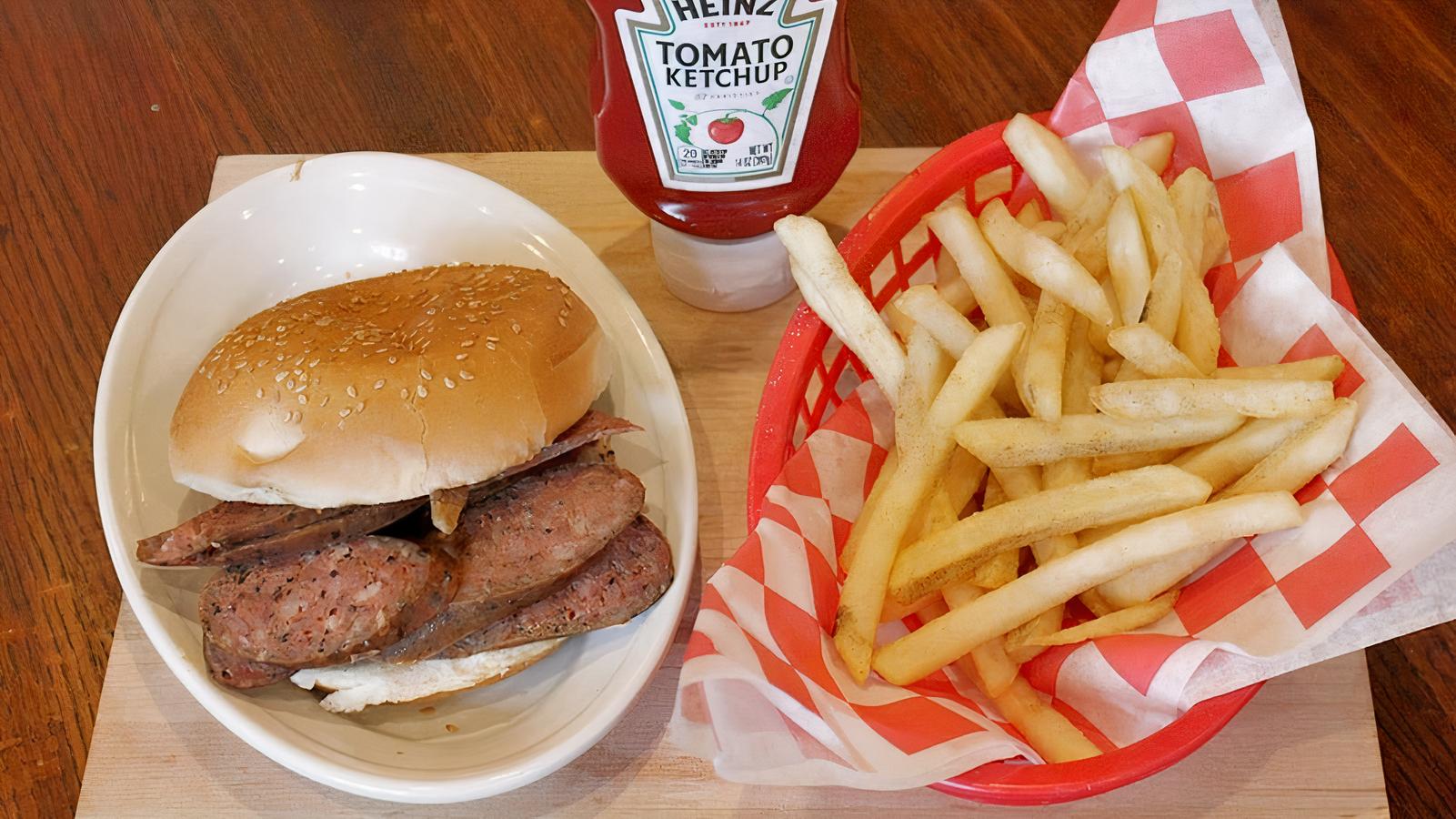 Cracked Black Pepper Sausage Sandwich Basket