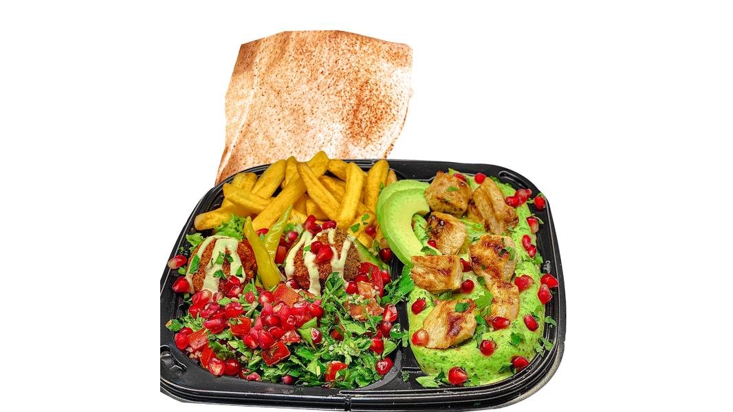 Hummus Avocado Sish taouk Pui mix mezze