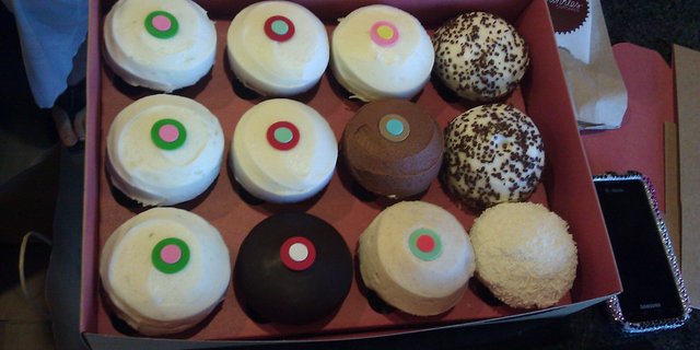 BYO Dozen Cupcake Box