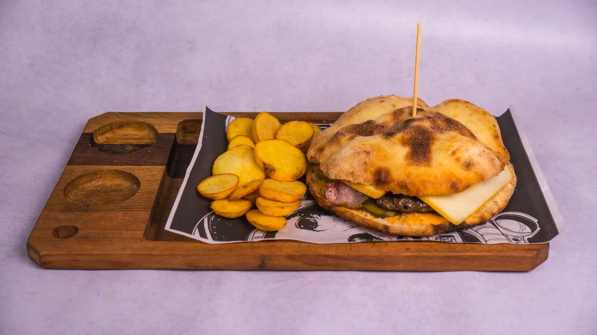 Domaćinski burger