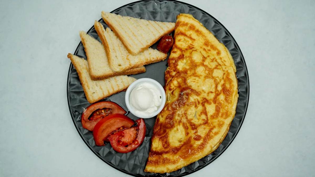 Omlet sa kobasicom