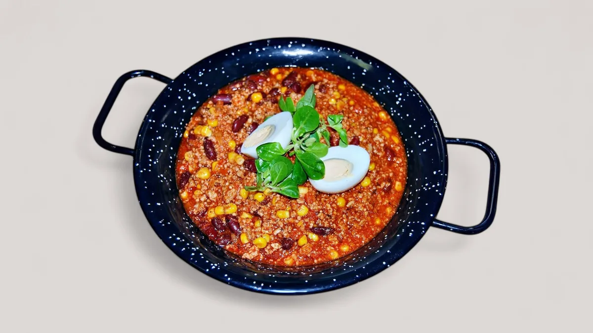 Chilis bab főtt tojás