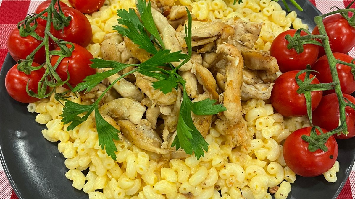 Mac and cheese roston csirkével