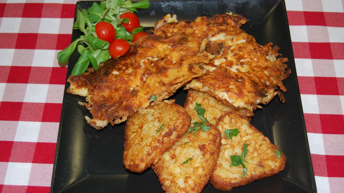 Sajtkéregbe sült csirkemell, rösti burgonya
