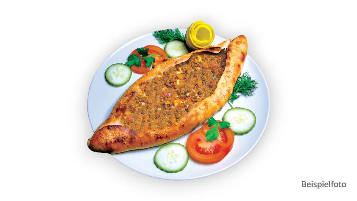 93. Pide Hackfleisch