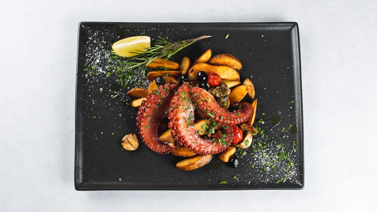 Hobotnica iz peči na mediteranski način