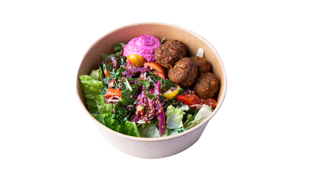 Kvinoa-Falafel salaatti