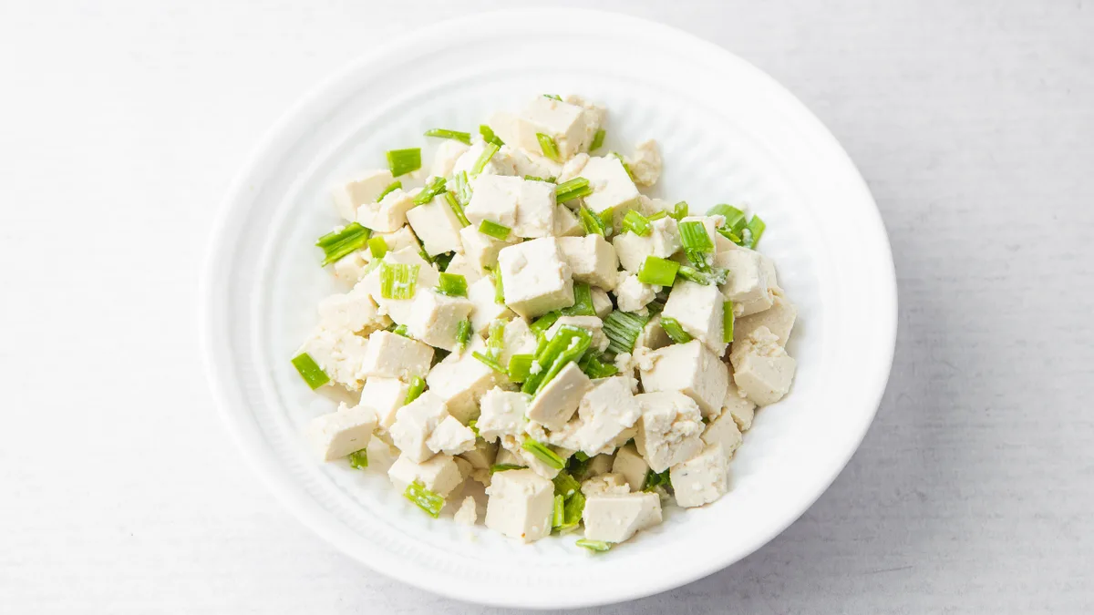 12. Sir tofu sa prazilukom salad 300g