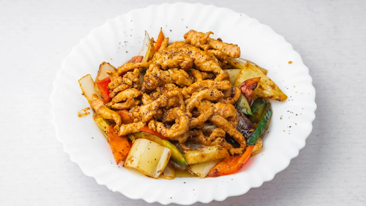 26. Listići piletine u sosu od crnog bibera 🌶️