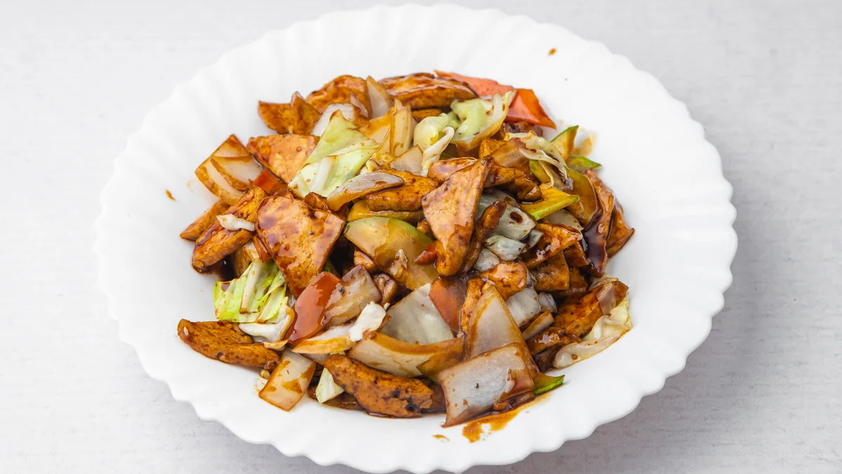 55. Prženi tofu sa povrćem