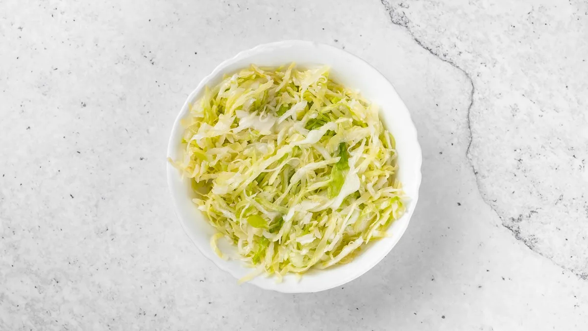 Svježi kupus salata