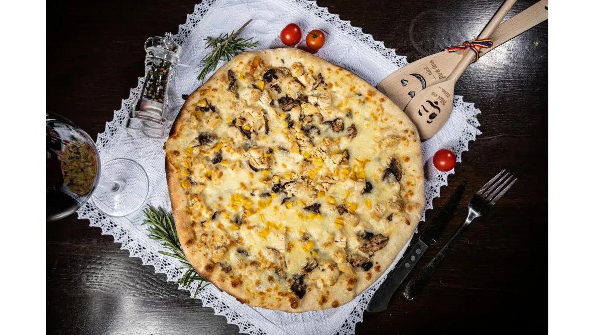 Pizza cu pui