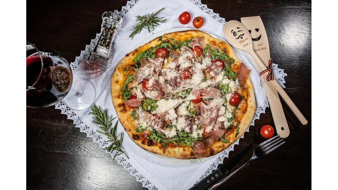 Pizza prosciutto crudo