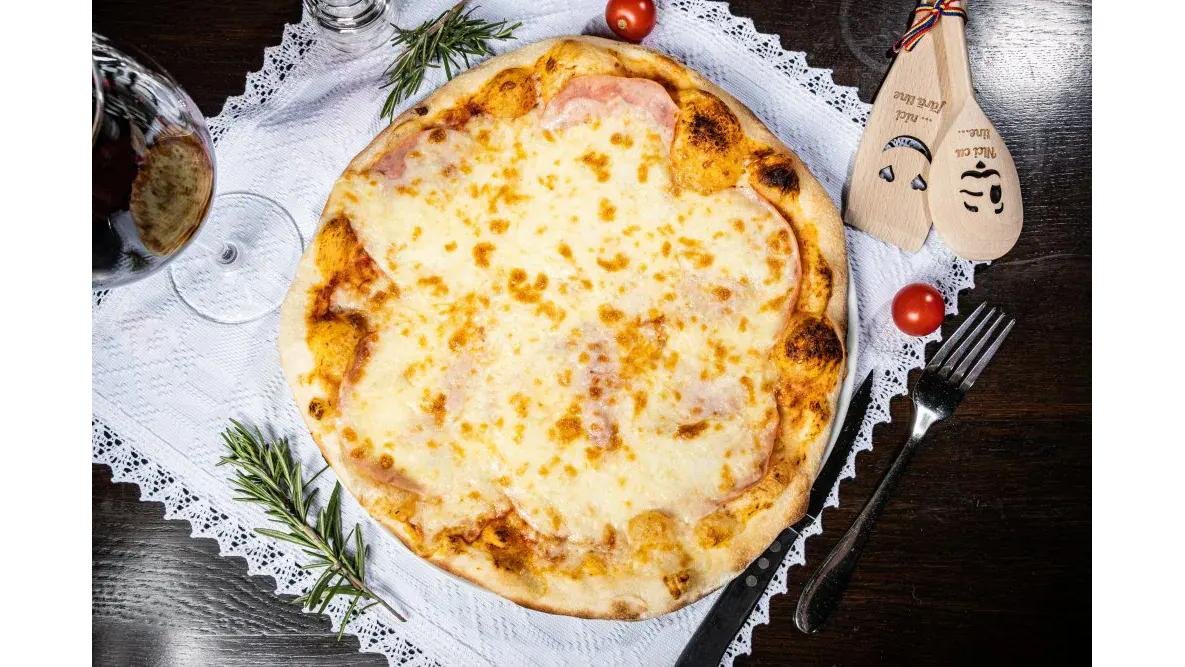 Pizza prosciutto