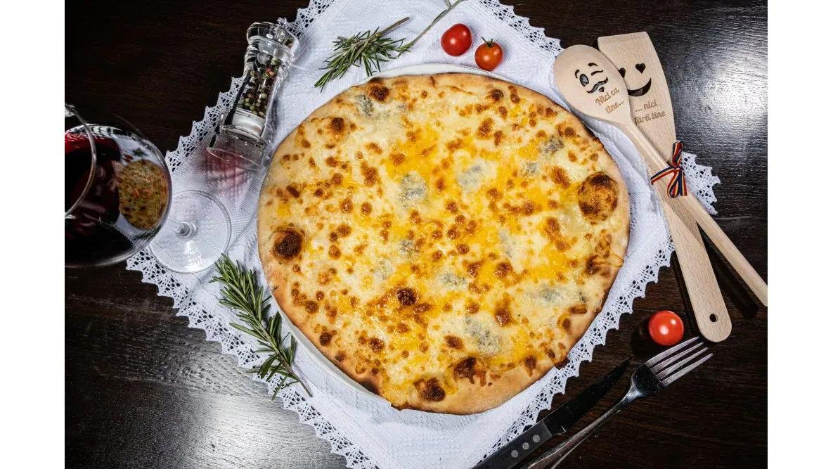 Pizza quattro formaggi
