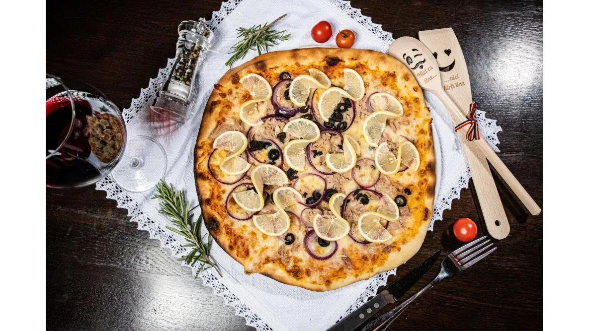 Pizza tonno e cipolla
