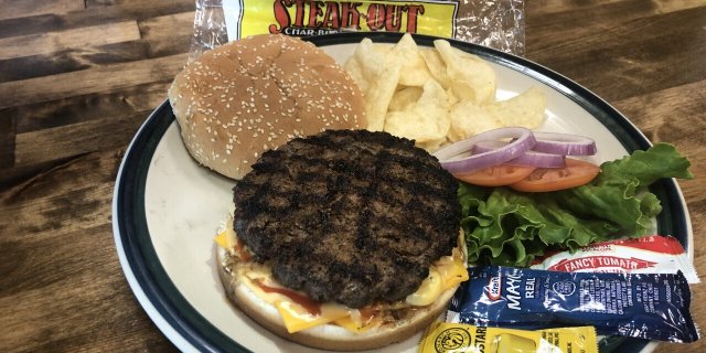 Buffalo Mac and Cheese Burger