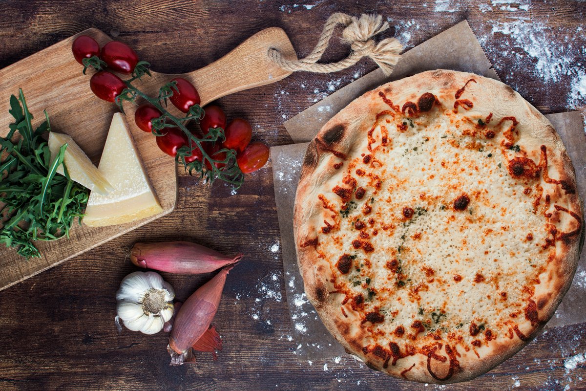 Mozzarella - parmezán pizzakenyér