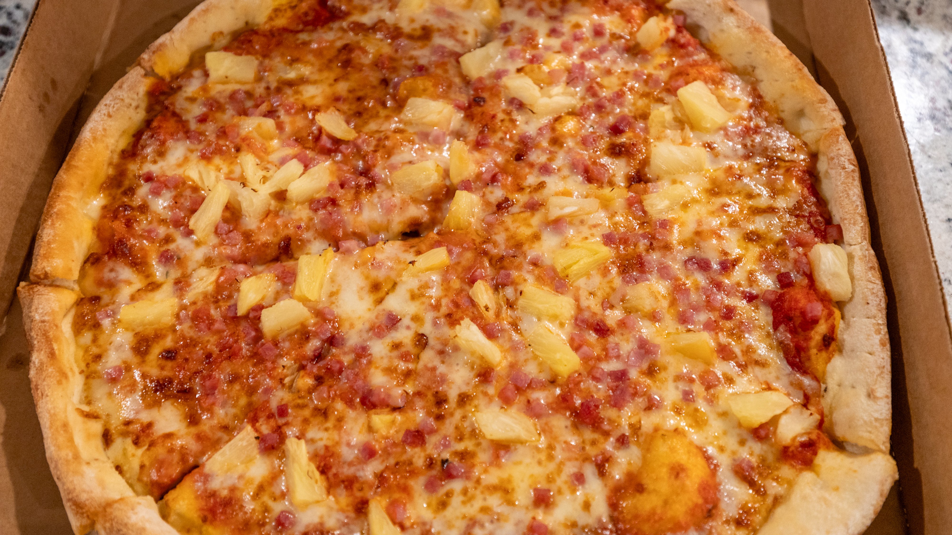 Hawaiian Pizza (14")