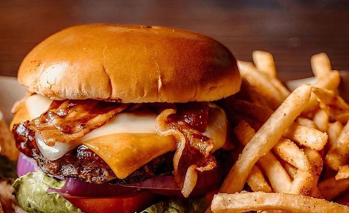 Memphis Bacon Cheeseburger