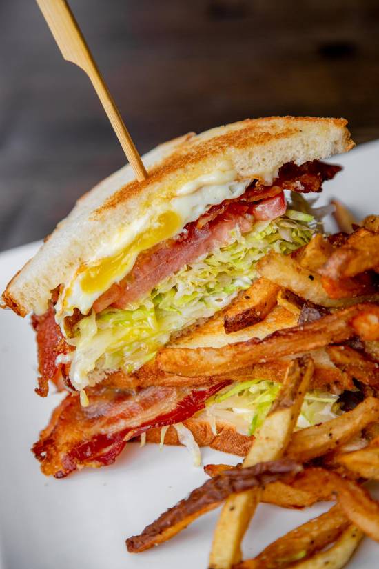 BLT and Egg Sandwich -L