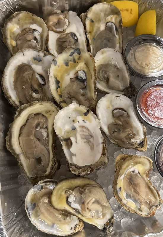 Dozen House Oysters