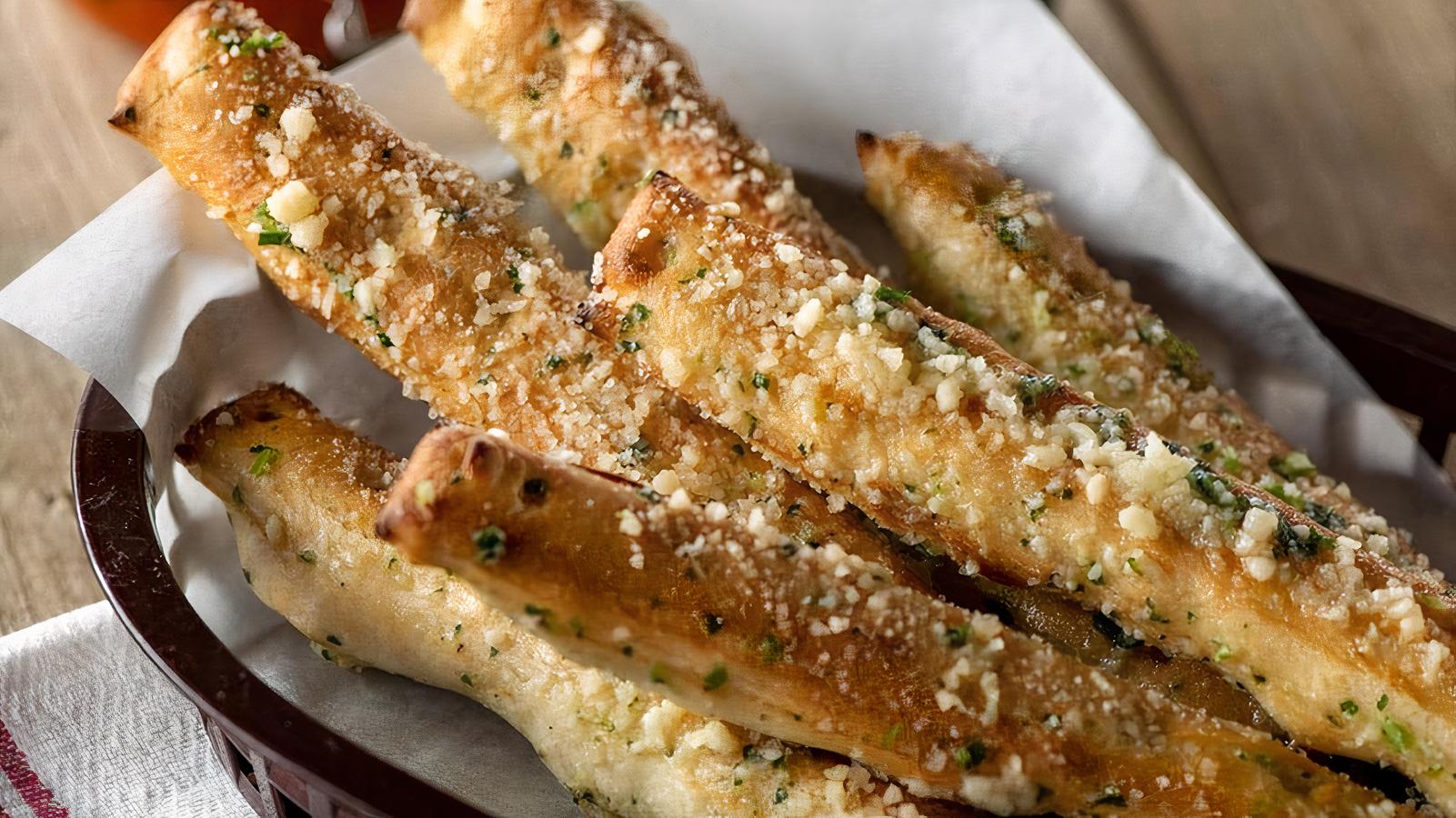 FULL BASKET BREADSTICKS