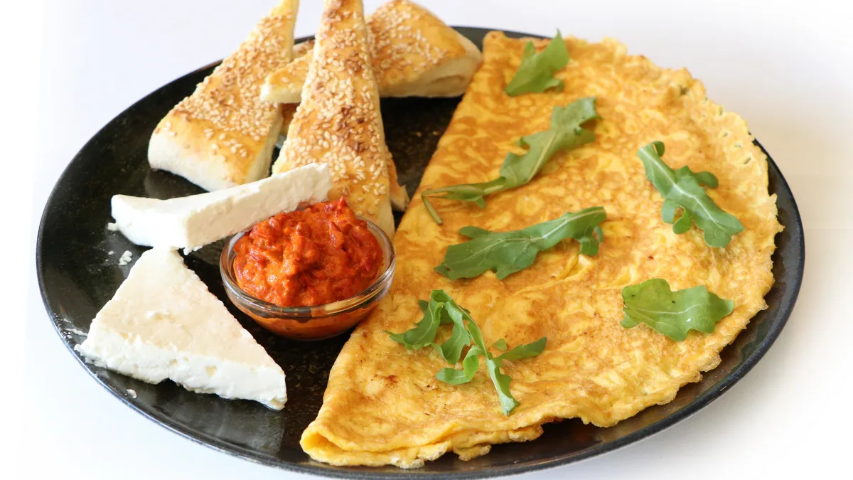 Omlet sa sirom