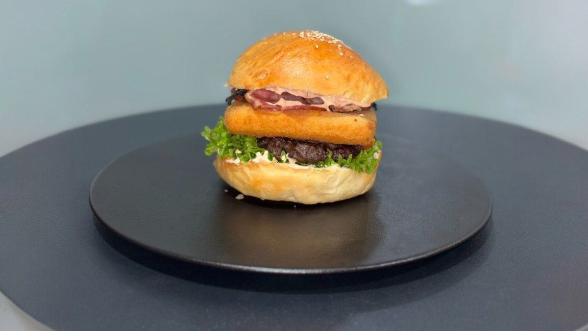 STREET Špeciál Syrový Burger