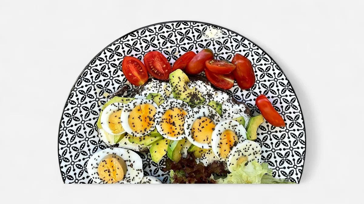 AVOCADO EGG TOAST