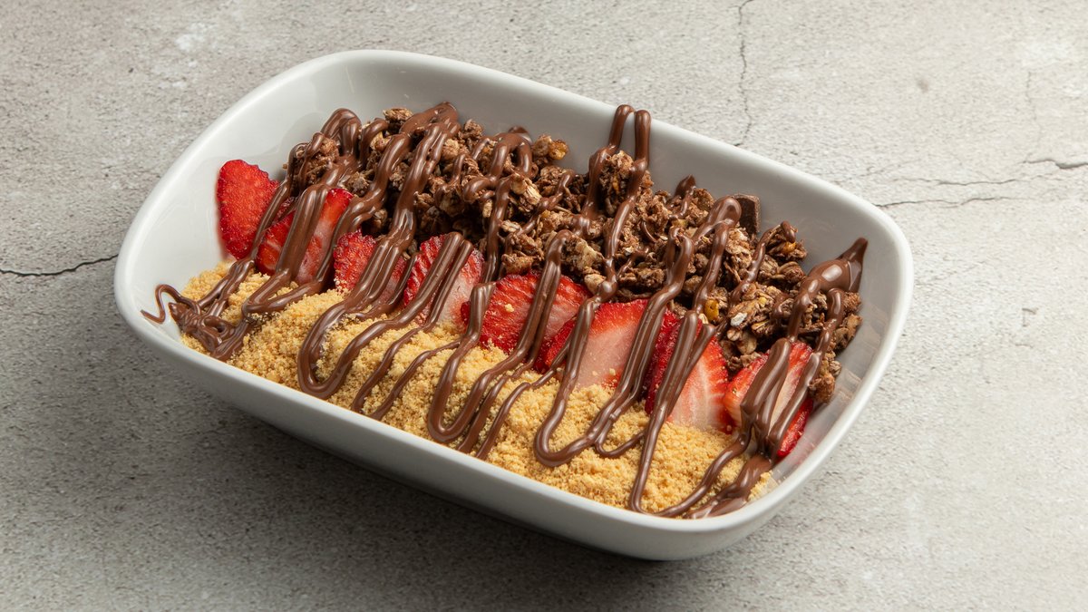 Biscuit Praline Yogurt Bowl