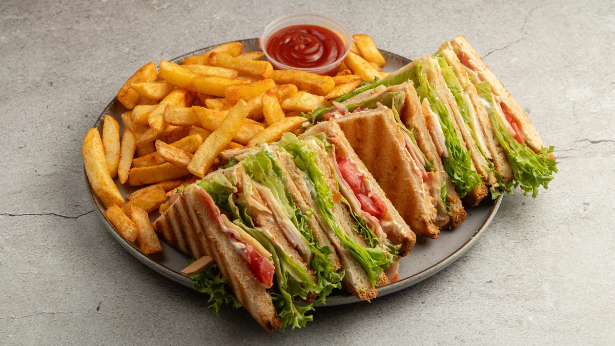 CLASSIC CLUB SANDWICH