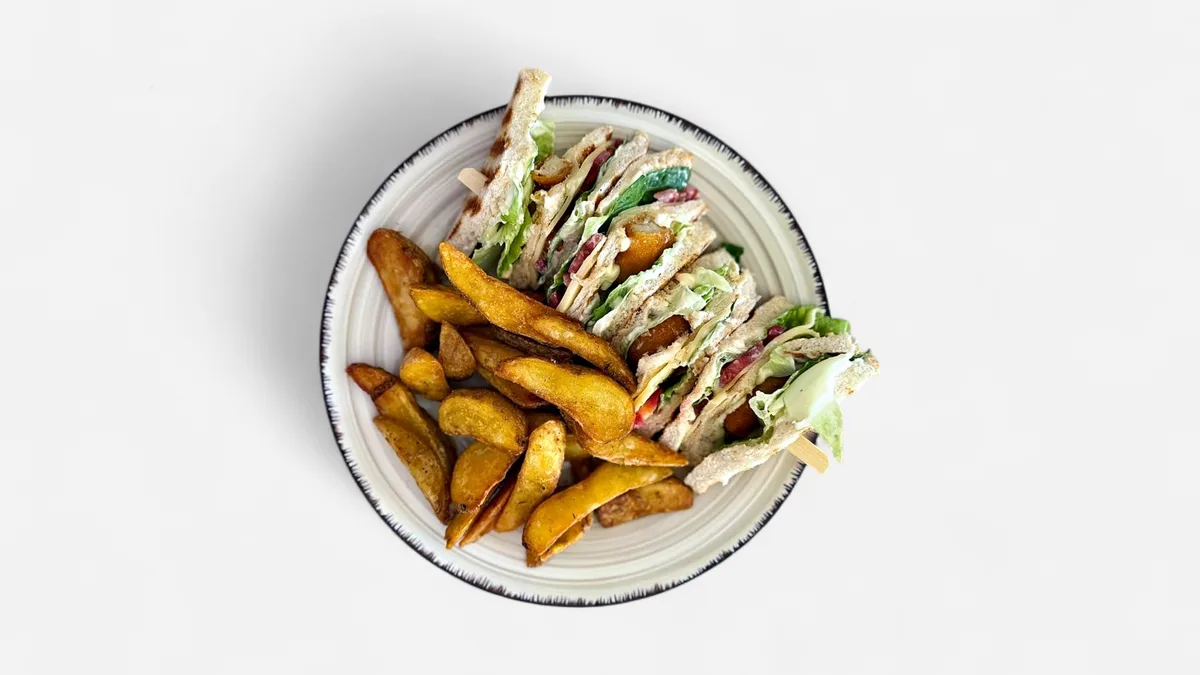 CRISPY CLUB SANDWICH