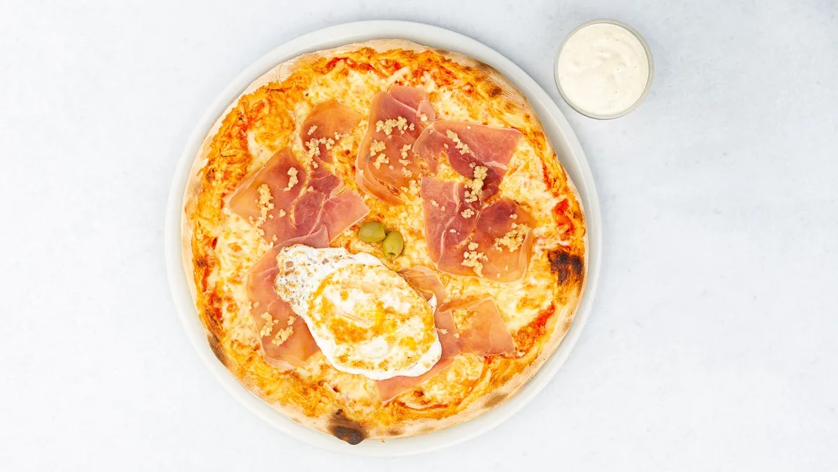 Kraška pizza in tatarska omaka