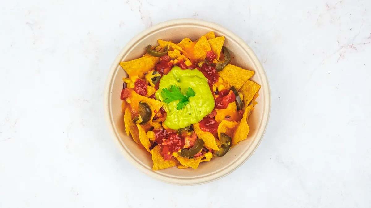 Kukuričné nachos s cheddarovou omáčkou