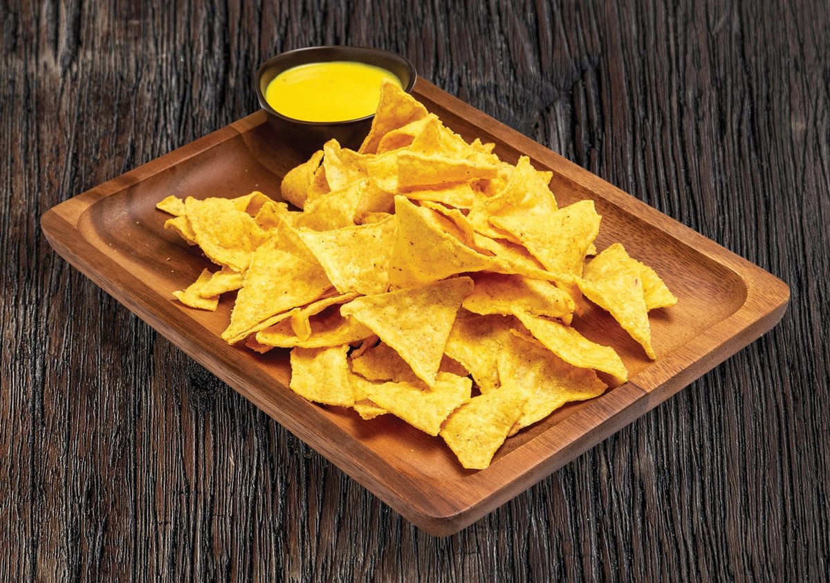Nachos cheddar- vagy salsa szósszal