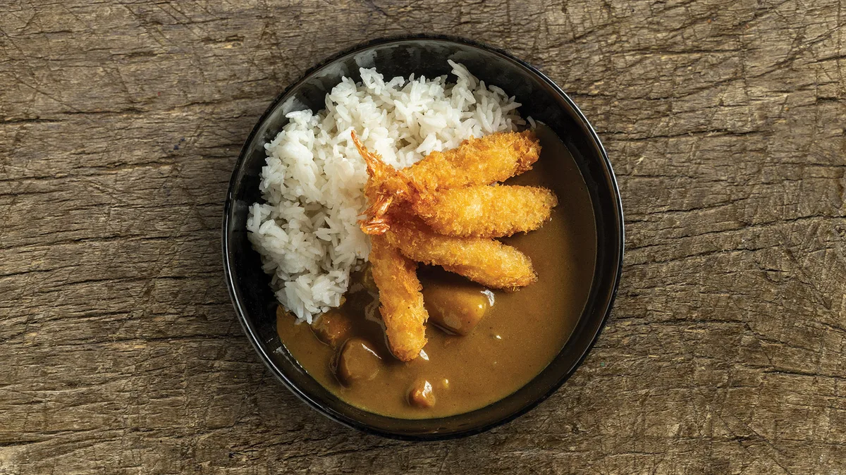 Ropogós panírozott rák, japán curryvel és párolt rizzsel (enyhén csípős)