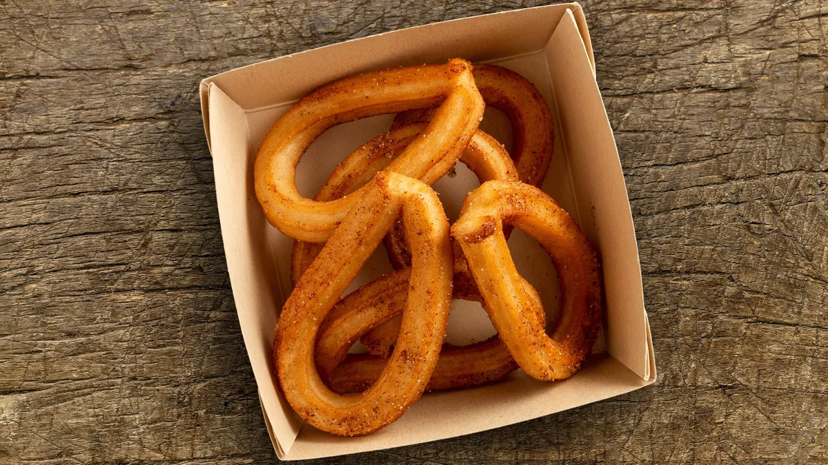 Churros fahéjas porcukorral